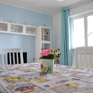 la-casa-azzurra.hotelitalianriviera.com/